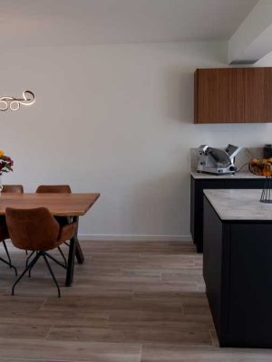 keuken na verbouwing door aannemer Eijssen Bouw - zijaanzicht